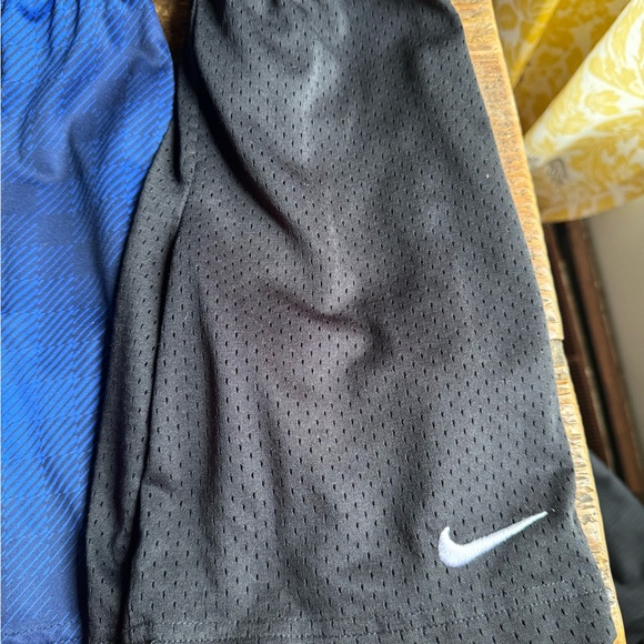 Boys Size 6 Shorts - Under Armour Nike Lot of 4 EUC - Picture 2 of 6